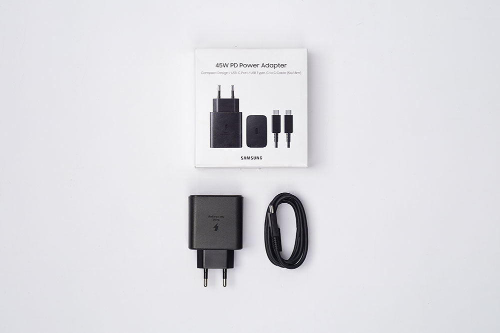 Travel Adaptor Galaxy S23 Ultra 5G Gaming Package siap standby menemani kamu gaming dimanapun dan kapanpun