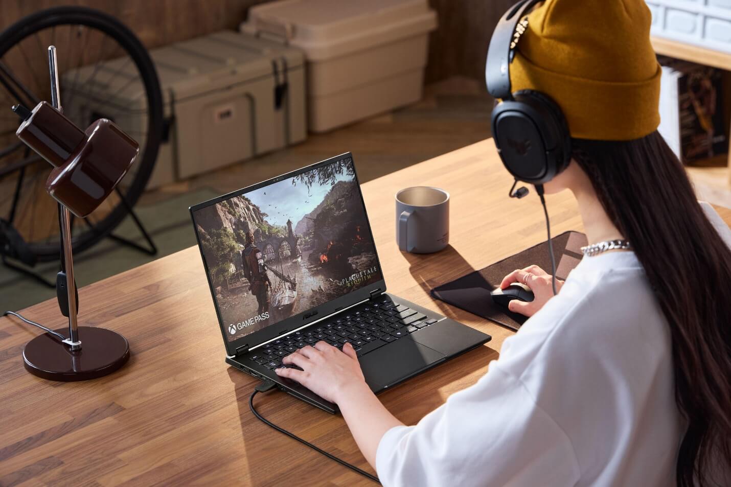 ASUS TUF Gaming 14 hadir dengan tampilan yang lebih elegan dan juga semakin premium untuk kelasannya.