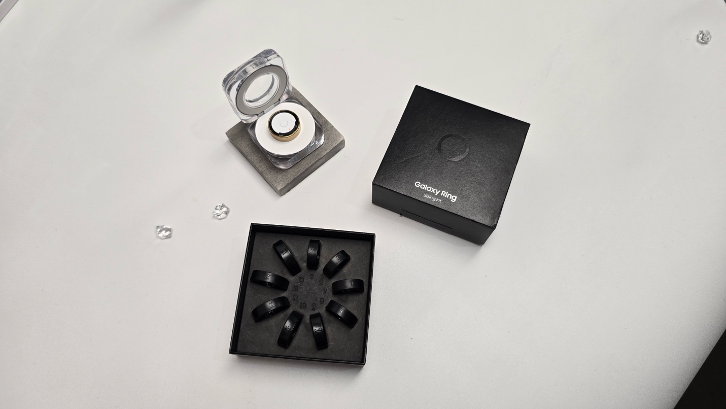 Paket penjualan Galaxy Ring sudah dilengkapi Sizing Kit untuk mengetahui ukuran yang sesuai.