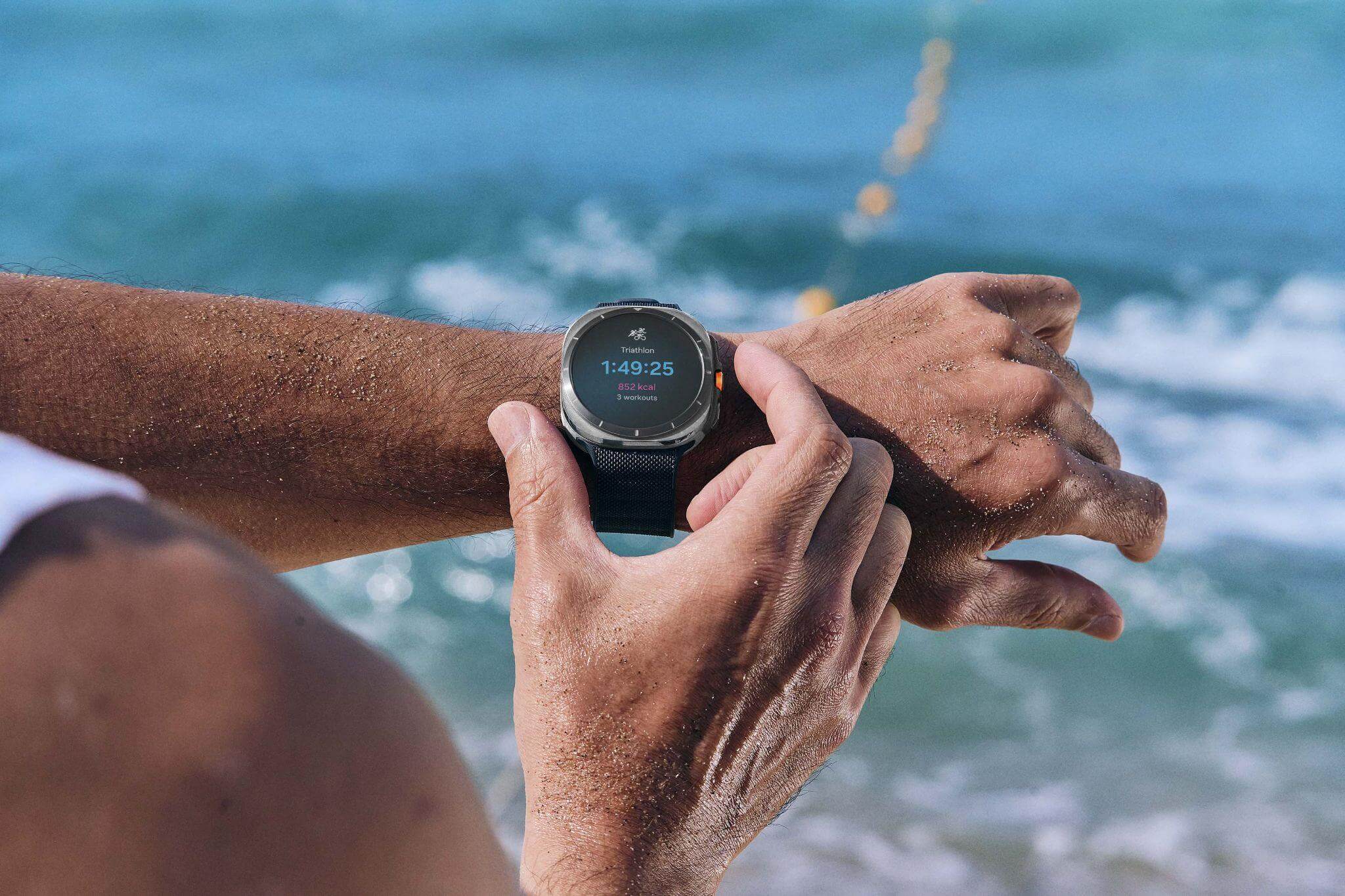 Pantau performa olahraga triathlon kamu dengan nyaman dan tenang dengan Galaxy Watch Ultra  