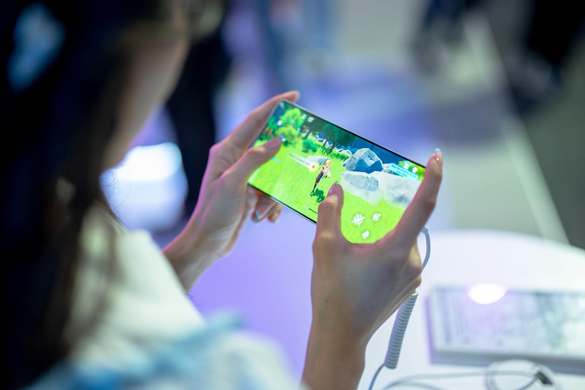 Main game dengan Immersive berkat prosesor powerful di Galaxy S25 Series