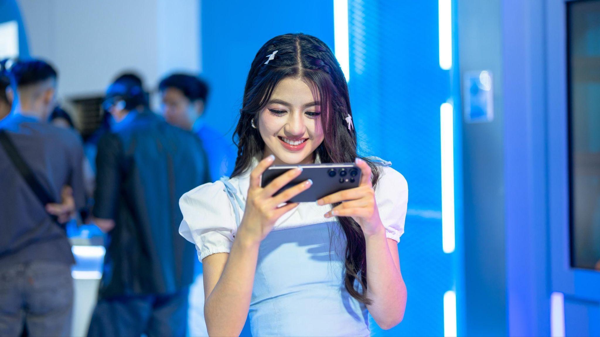 Vonzy merasakan visual yang tajam untuk bermain game yang lebih immersive di Galaxy S25 Series