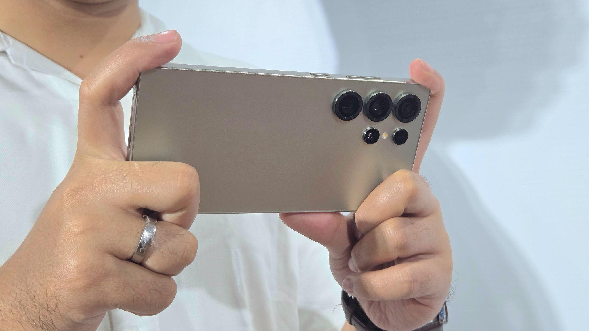 Desain terbaru Galaxy S25 Series bikin gaming berjam-jam jadi lebih nyaman