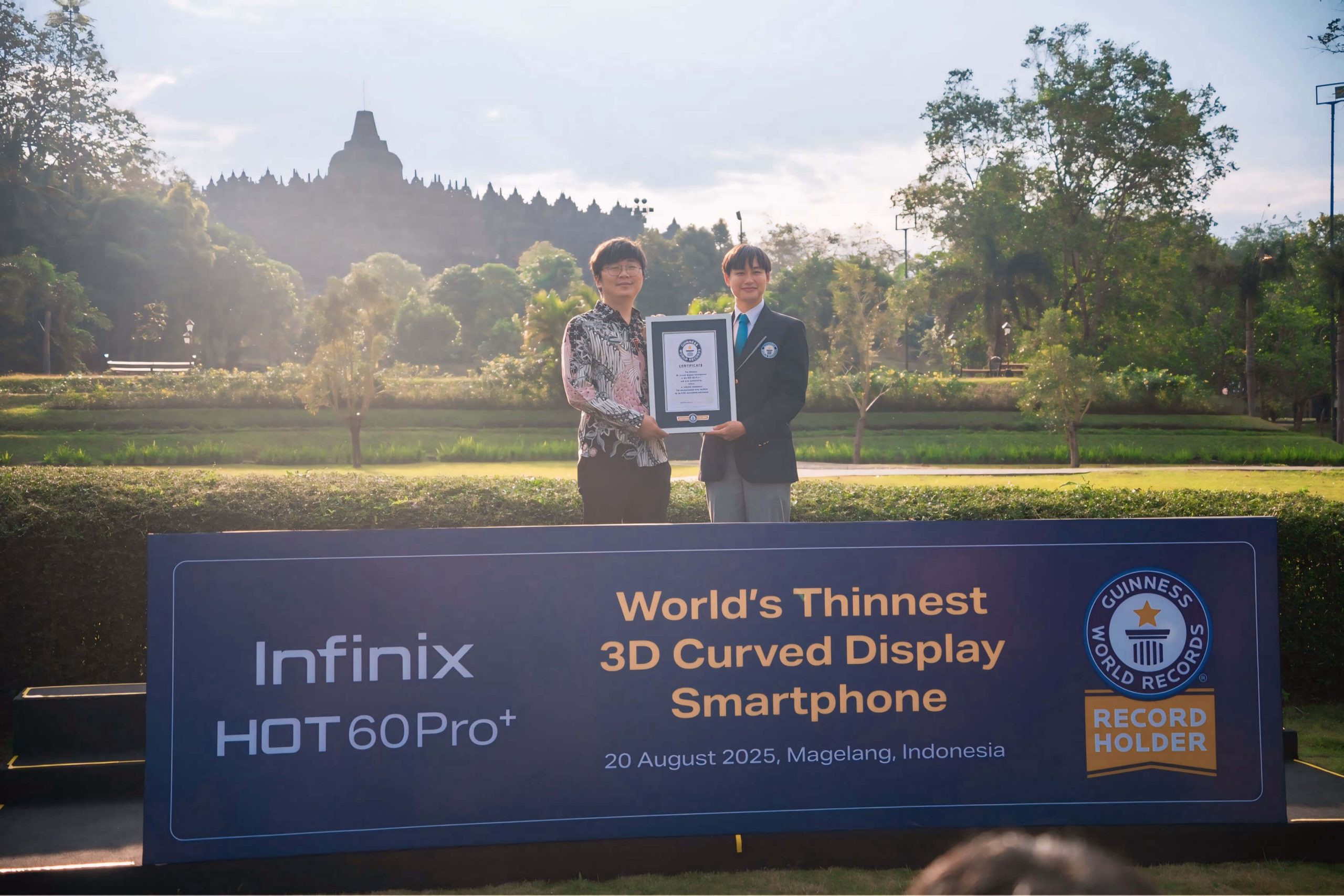 Infinix Hot 60 Pro+ mendapatkan gelar dunia, Hape dengan 3D Curved Display tertipis di Dunia!