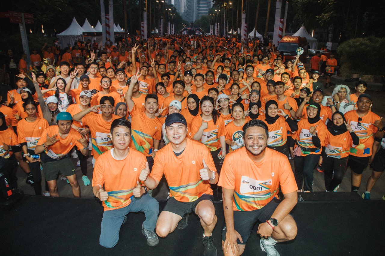 [dari kiri ke kanan] Dennis Jiang, VP Sales of Xiaomi Indonesia; Wentao Zhao, Country Director Xiaomi Indonesia; Andi Renreng, Marketing Director Xiaomi Indonesia