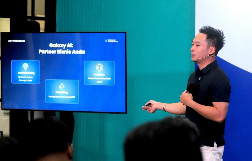 Kolaborasi canggih Galaxi AI dan Gemini di Galaxy Z Series menciptakan alur kerja yang lebih produktif bagi pelaku usaha dan professional.