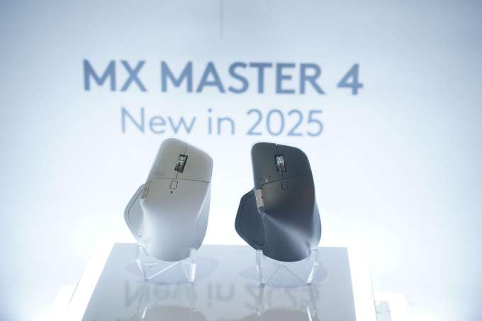 Inilah dia penampakan mouse Logitech MX Master 4, dalam warna Pale Grey (kiri) dan Graphite (kanan) (dok: Logitech) Inilah dia penampakan mouse Logitech MX Master 4, dalam warna Pale Grey (kiri) dan Graphite (kanan) (dok: Logitech)